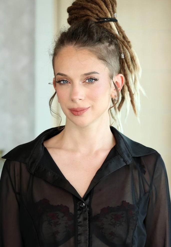 Eva Fay VR