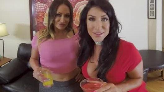 MILF VR Threesome With Exotic Divas VR porn with Mistress T from Milf VR