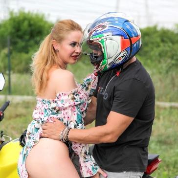 Wet Kelly - The Motor Cycle of Life VR porn with Katie Kush from VRixxens