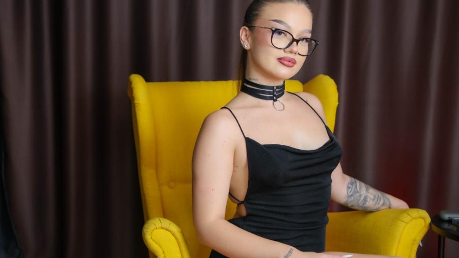 Sophie Empress does her casting interview [Leaving Soon] VR porn with  from EuroTeenVR